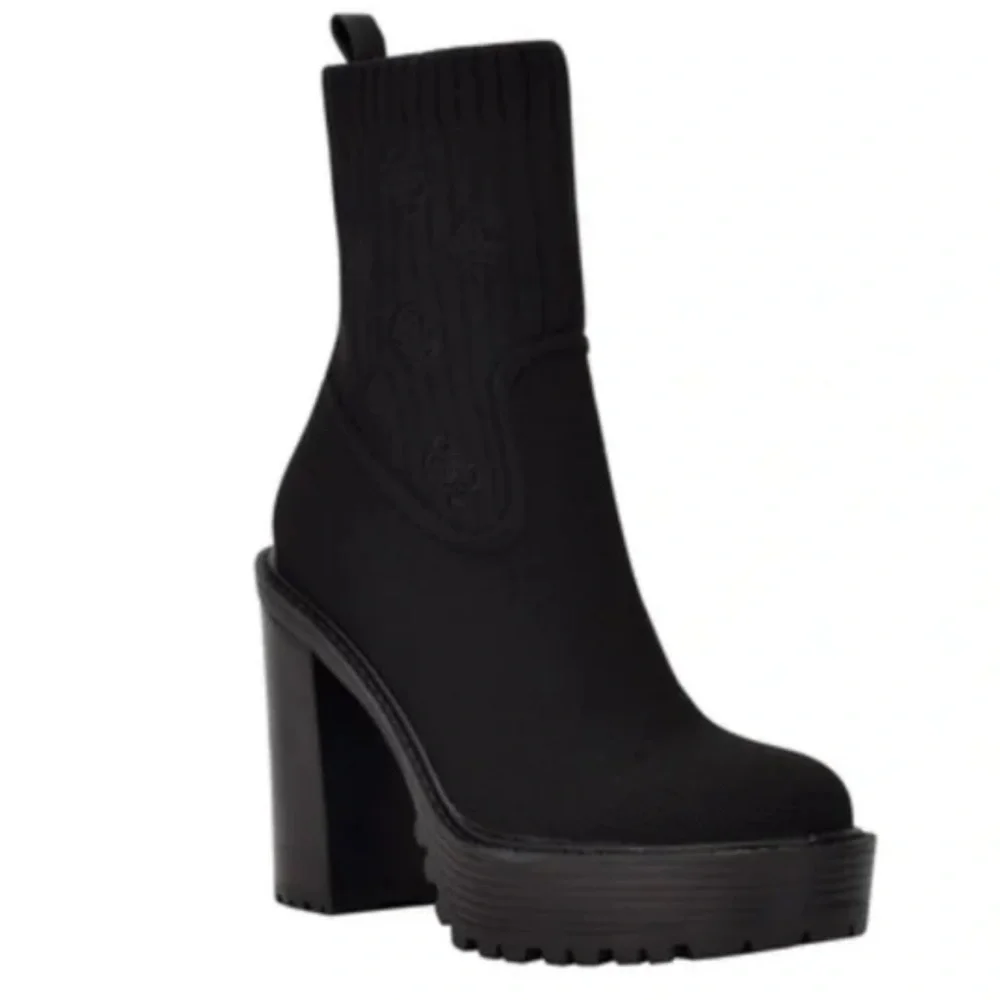 Guess klynne black lug sole chunky heels strechy y2K style boots size 8